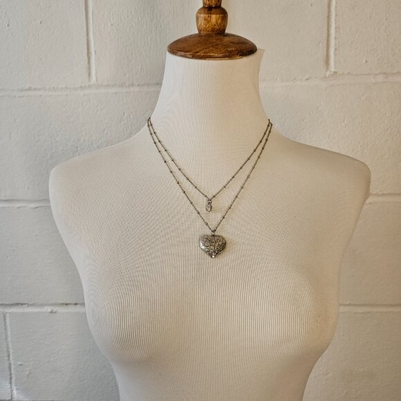 y2k McBling Girly Feminine Goth Betsey Johnson Silver Heart Pendant Necklace - Picture 2 of 8